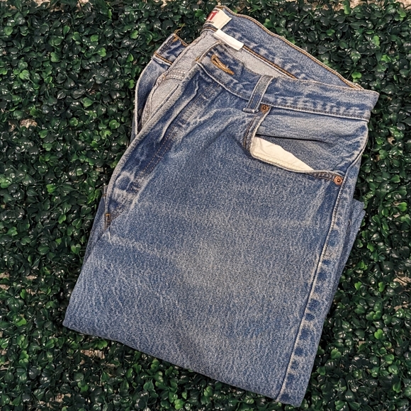 Levi's 501 Straight Leg, Button Fly Denim - Picture 8 of 13